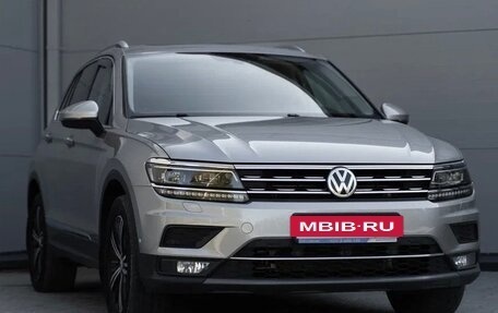 Volkswagen Tiguan II, 2017 год, 2 200 000 рублей, 7 фотография