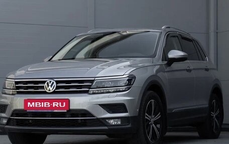 Volkswagen Tiguan II, 2017 год, 2 200 000 рублей, 4 фотография