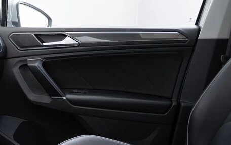 Volkswagen Tiguan II, 2017 год, 2 200 000 рублей, 19 фотография