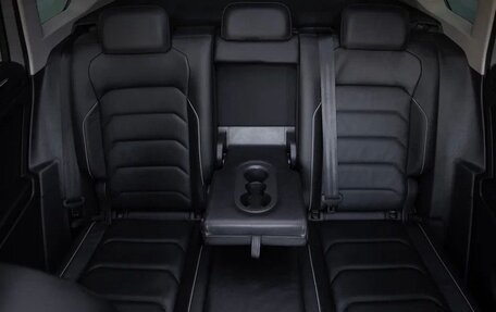 Volkswagen Tiguan II, 2017 год, 2 200 000 рублей, 28 фотография