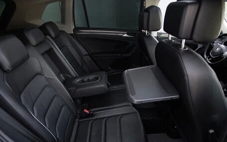 Volkswagen Tiguan II, 2017 год, 2 200 000 рублей, 29 фотография