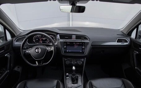 Volkswagen Tiguan II, 2017 год, 2 200 000 рублей, 31 фотография