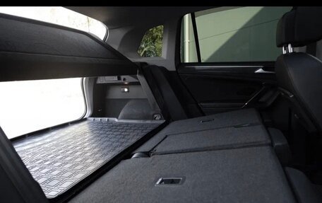 Volkswagen Tiguan II, 2017 год, 2 200 000 рублей, 39 фотография