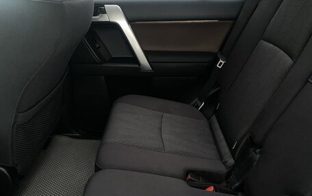 Toyota Land Cruiser Prado 150 рестайлинг 2, 2021 год, 6 300 000 рублей, 4 фотография