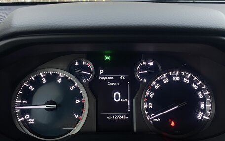 Toyota Land Cruiser Prado 150 рестайлинг 2, 2021 год, 6 300 000 рублей, 19 фотография