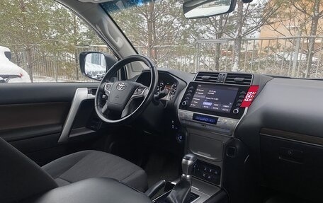 Toyota Land Cruiser Prado 150 рестайлинг 2, 2021 год, 6 300 000 рублей, 12 фотография