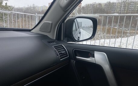 Toyota Land Cruiser Prado 150 рестайлинг 2, 2021 год, 6 300 000 рублей, 15 фотография