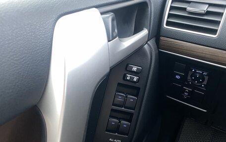 Toyota Land Cruiser Prado 150 рестайлинг 2, 2021 год, 6 300 000 рублей, 20 фотография