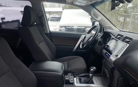 Toyota Land Cruiser Prado 150 рестайлинг 2, 2021 год, 6 300 000 рублей, 10 фотография