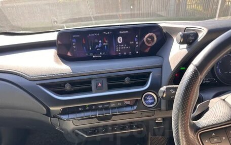 Lexus UX I, 2019 год, 3 000 000 рублей, 9 фотография