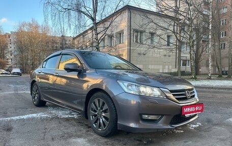 Honda Accord IX рестайлинг, 2013 год, 1 350 000 рублей, 2 фотография
