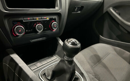 Volkswagen Jetta VI, 2011 год, 899 000 рублей, 14 фотография