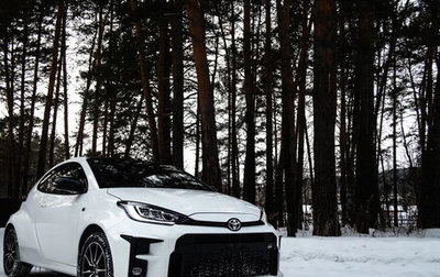 Toyota Yaris, 2021 год, 2 700 000 рублей, 1 фотография