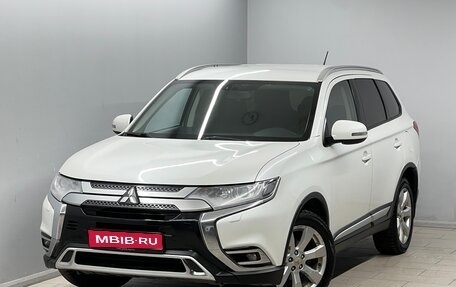 Mitsubishi Outlander III рестайлинг 3, 2016 год, 1 465 000 рублей, 1 фотография