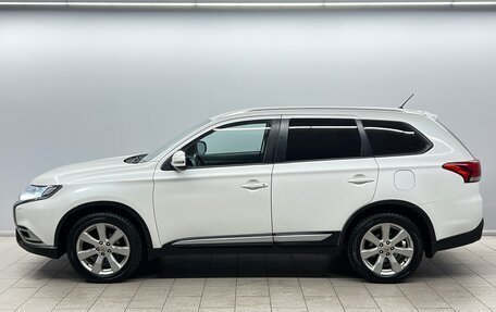 Mitsubishi Outlander III рестайлинг 3, 2016 год, 1 465 000 рублей, 2 фотография