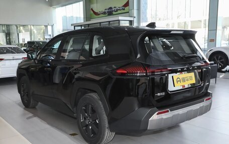 Toyota RAV4, 2025 год, 4 490 000 рублей, 4 фотография