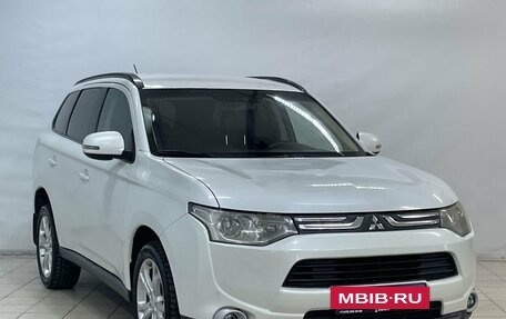 Mitsubishi Outlander III рестайлинг 3, 2013 год, 1 280 000 рублей, 2 фотография