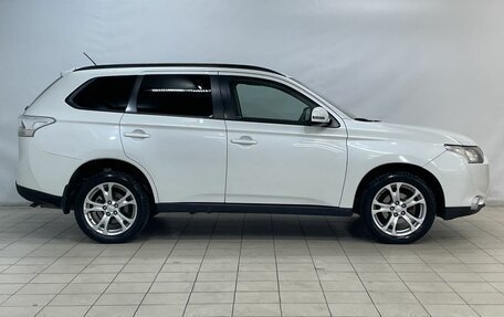 Mitsubishi Outlander III рестайлинг 3, 2013 год, 1 280 000 рублей, 8 фотография