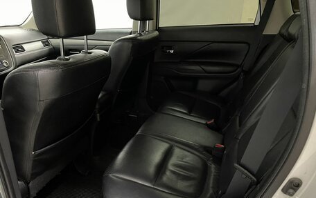 Mitsubishi Outlander III рестайлинг 3, 2013 год, 1 280 000 рублей, 13 фотография