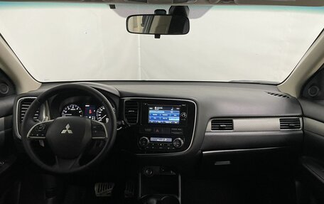 Mitsubishi Outlander III рестайлинг 3, 2013 год, 1 280 000 рублей, 11 фотография