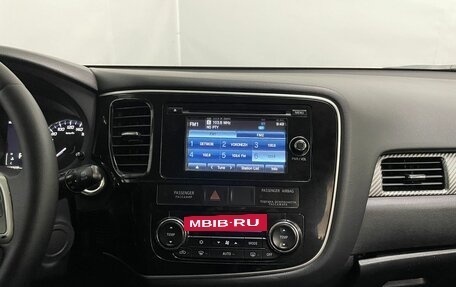 Mitsubishi Outlander III рестайлинг 3, 2013 год, 1 280 000 рублей, 15 фотография