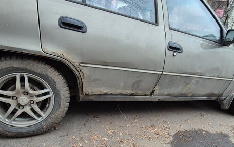 Daewoo Nexia I рестайлинг, 2000 год, 100 000 рублей, 6 фотография