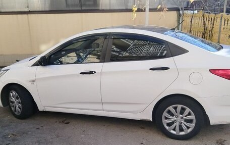 Hyundai Solaris II рестайлинг, 2013 год, 500 000 рублей, 4 фотография