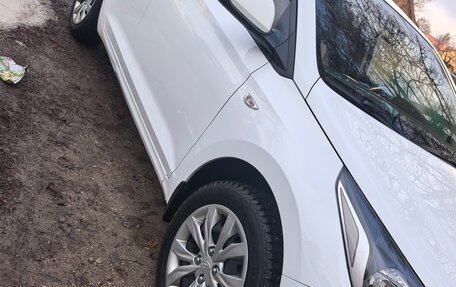 Hyundai Solaris II рестайлинг, 2019 год, 1 390 000 рублей, 7 фотография