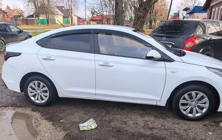 Hyundai Solaris II рестайлинг, 2019 год, 1 390 000 рублей, 5 фотография