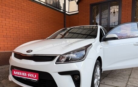 KIA Rio IV, 2019 год, 1 540 000 рублей, 2 фотография
