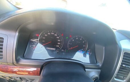 Toyota Land Cruiser Prado 120 рестайлинг, 2005 год, 2 000 000 рублей, 8 фотография