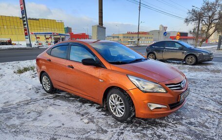 Hyundai Solaris II рестайлинг, 2015 год, 800 000 рублей, 3 фотография