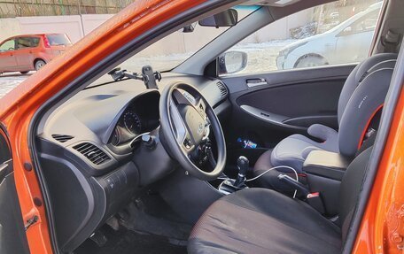 Hyundai Solaris II рестайлинг, 2015 год, 800 000 рублей, 6 фотография