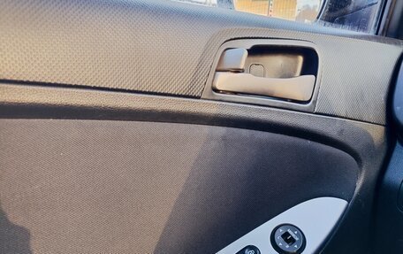 Hyundai Solaris II рестайлинг, 2015 год, 800 000 рублей, 8 фотография