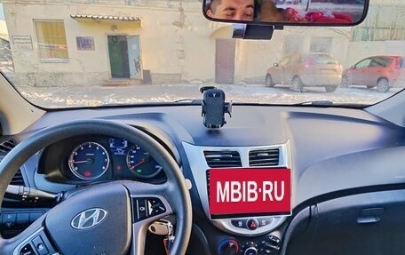 Hyundai Solaris II рестайлинг, 2015 год, 800 000 рублей, 7 фотография