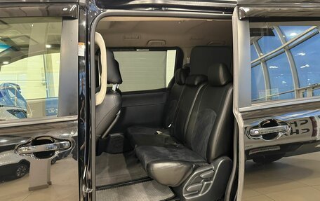 Toyota Voxy III, 2017 год, 2 679 000 рублей, 17 фотография