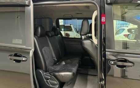 Toyota Voxy III, 2017 год, 2 679 000 рублей, 18 фотография