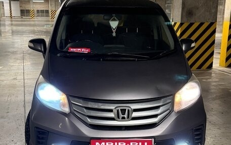 Honda Freed I, 2013 год, 750 000 рублей, 1 фотография