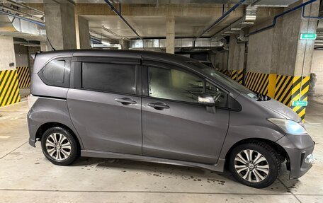 Honda Freed I, 2013 год, 750 000 рублей, 3 фотография