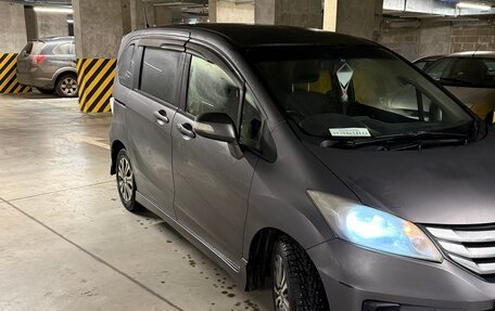 Honda Freed I, 2013 год, 750 000 рублей, 4 фотография