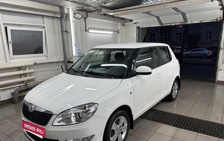 Skoda Fabia II, 2014 год, 999 999 рублей, 2 фотография