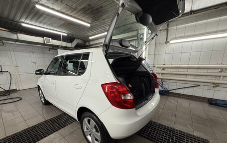 Skoda Fabia II, 2014 год, 999 999 рублей, 21 фотография