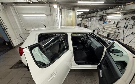 Skoda Fabia II, 2014 год, 999 999 рублей, 18 фотография