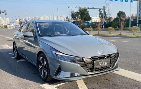 Hyundai Elantra, 2022 год, 1 350 000 рублей, 2 фотография