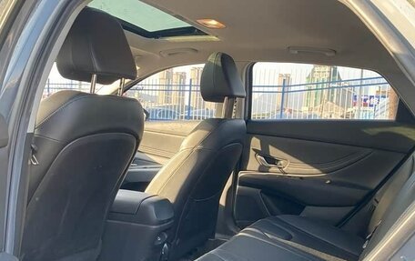 Hyundai Elantra, 2022 год, 1 350 000 рублей, 12 фотография