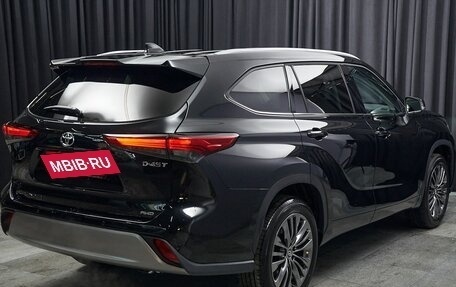 Toyota Highlander, 2025 год, 6 099 000 рублей, 4 фотография