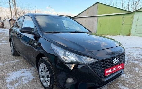 Hyundai Solaris II рестайлинг, 2020 год, 800 000 рублей, 3 фотография