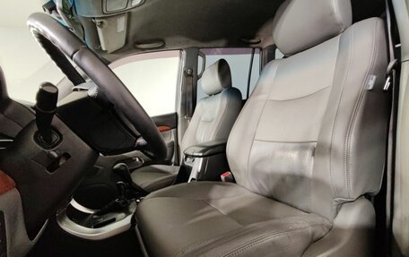 Toyota Land Cruiser Prado 120 рестайлинг, 2004 год, 1 470 000 рублей, 10 фотография