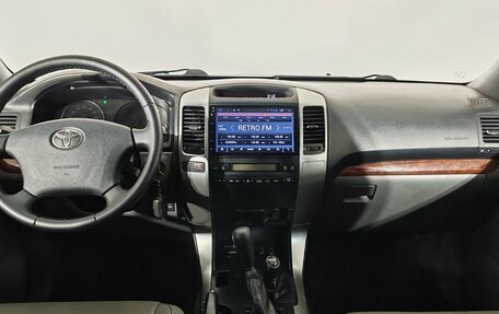 Toyota Land Cruiser Prado 120 рестайлинг, 2004 год, 1 470 000 рублей, 8 фотография