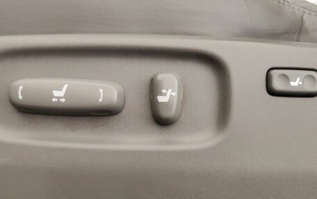 Toyota Land Cruiser Prado 120 рестайлинг, 2004 год, 1 470 000 рублей, 15 фотография